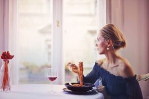 Eating Alone While Traveling: How to Feel Comfortable Dining Solo